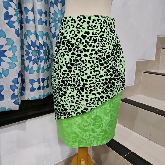 Rok Leopard Hijau Istante uk. M