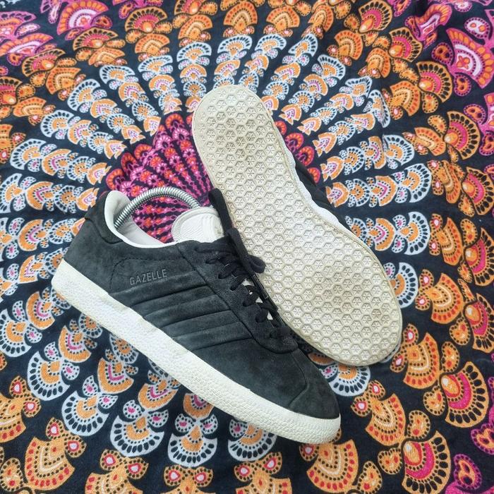 SEPATU SECOND ADIDAS GAZELLE