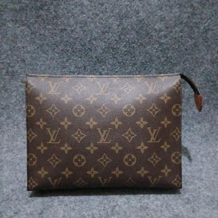Preloved LV Clutch Toiletry Monogram 2018