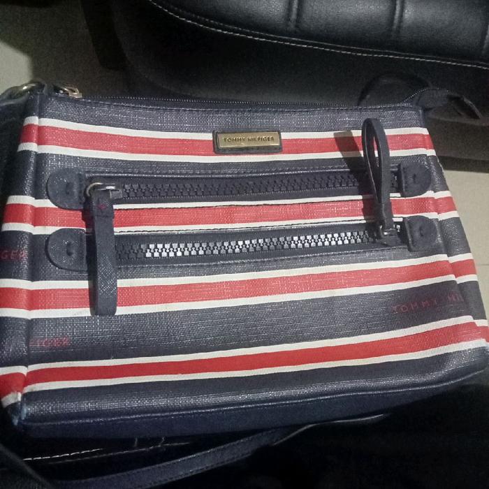 Tommy Hilfiger sling bag Slingbag Wanita