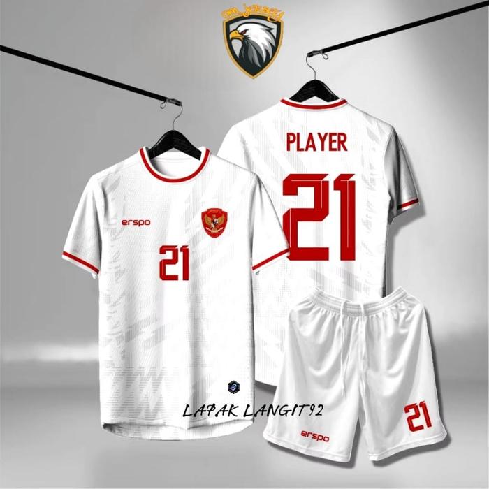 JERSEY BOLA DEWASA SETELAN OLAHRAGA SEPAKBOLA TIMNAS INDONESIA 2025 GRATIS SABLON NAMA NOMOR FULL PA