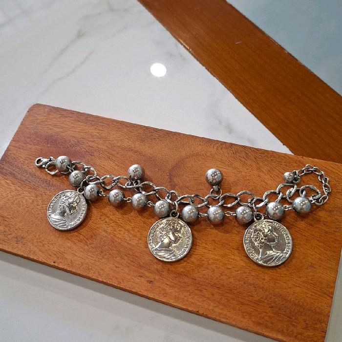 Preloved gelang bracelet Singapore modern Uang Koin Imitasi Bola Bulat Silver Tone Metal Woman Fashi