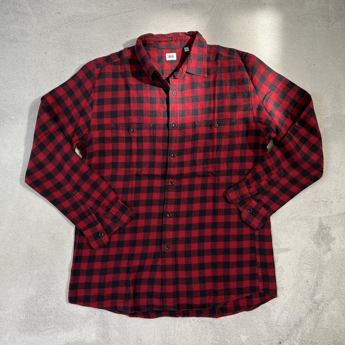 UNIQLO Flannel Shirt Red Black / Kemeja Flannel Uniqlo