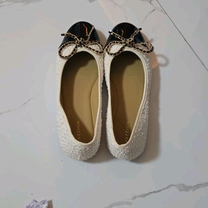 Pazzion flat shoes cream size 38