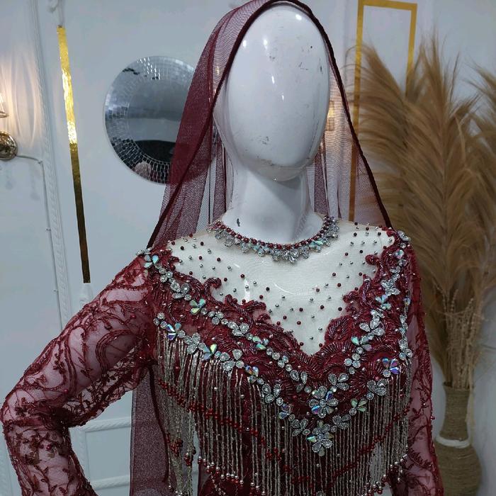 Gaun pengantin slim maroon