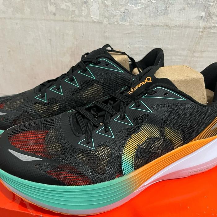 Sepatu running ortuseight