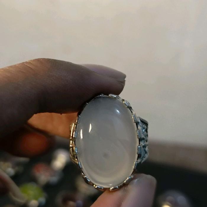 yakut putih angka delapan
