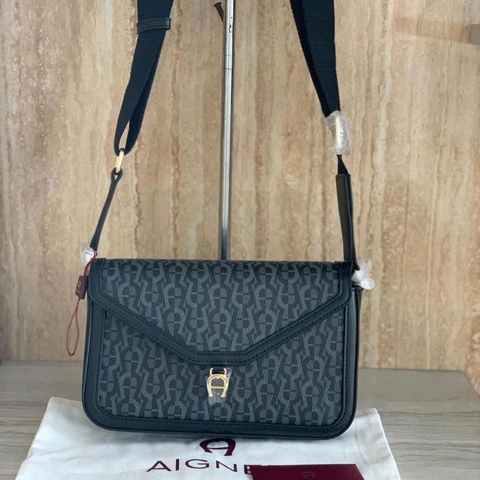 tas Selempang & bahu Aigner Elma Icon Shoulder Bag Black Small