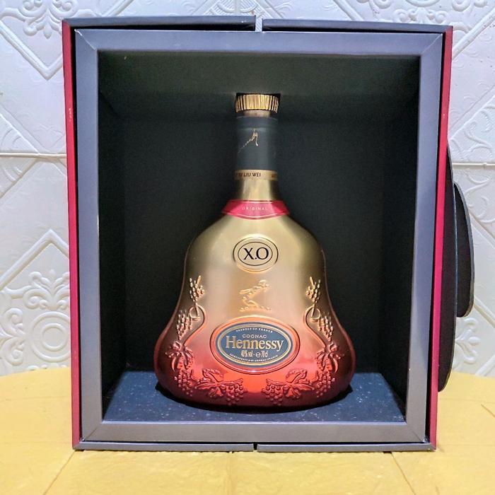 koleksi botol bekas HENNESY XO limited edition 700ml + box