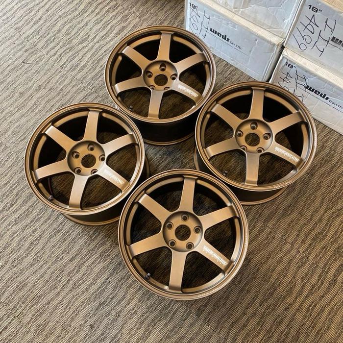 Velg VOLk RAYS TE37 Original R18 PCD 5x120