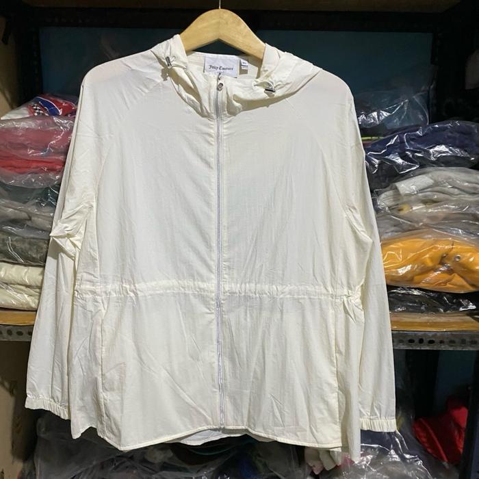 Juicy Couture Nylon Single Layer Jacket Putih to Krem Size XL 70x56