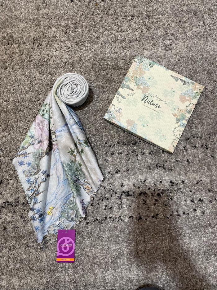 LEVEL SCARVES BOX & PAPERBAG BY MYPEEPSWEAR - JILBAB SEGIEMPAT PREMIUM CANTIK