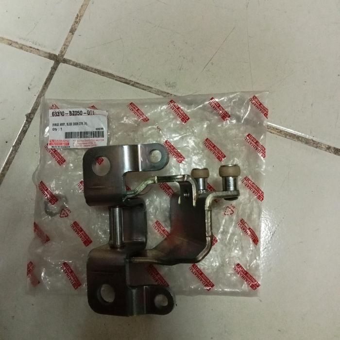 Engsel pintu Sliding tengah kanan /kiri Daihatsu Granmax/Luxio