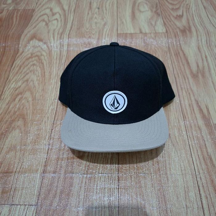 topi volcom twotone preloved