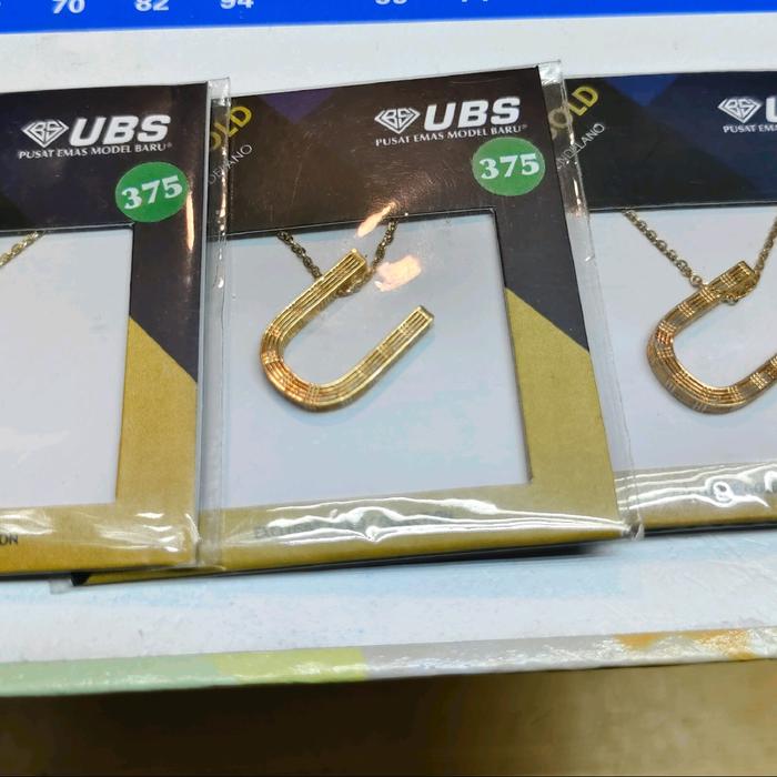 Kalung +Liontin inisial Huruf U Emas 375