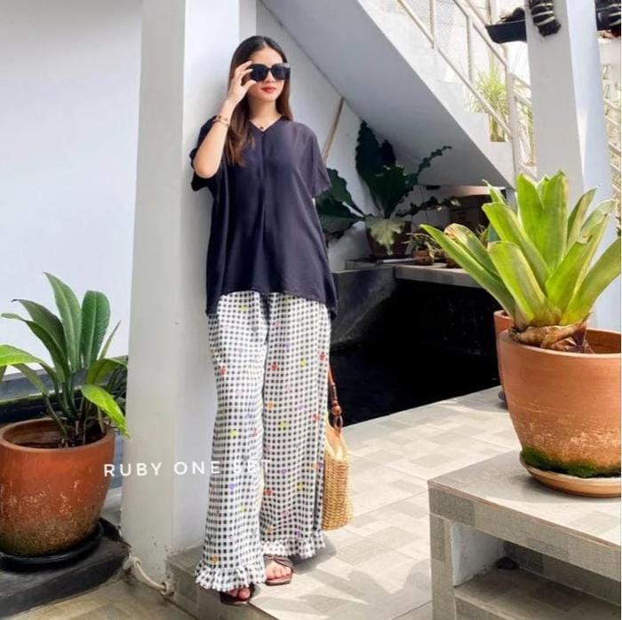Ruby One Set Daily Rayon Twill Tangan Pendek Hangout Wanita Lucu Atasan Celana Panjang Pajamas Kekin