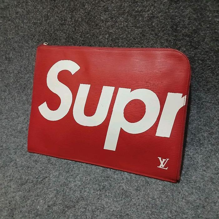 Preloved LV Clutch Supreme 2017