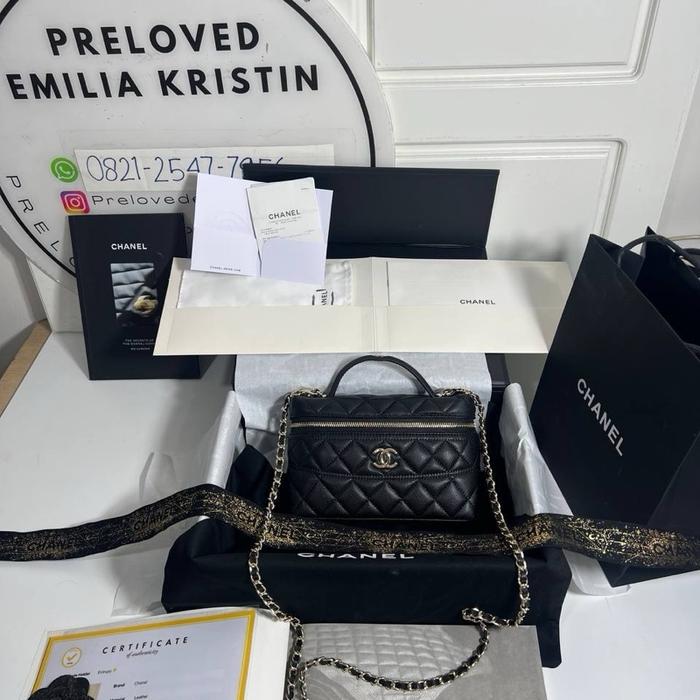 nego preloved Chanel CC Top Handle Long Vanity Case With Chain Black Caviar Light Gold Hardware