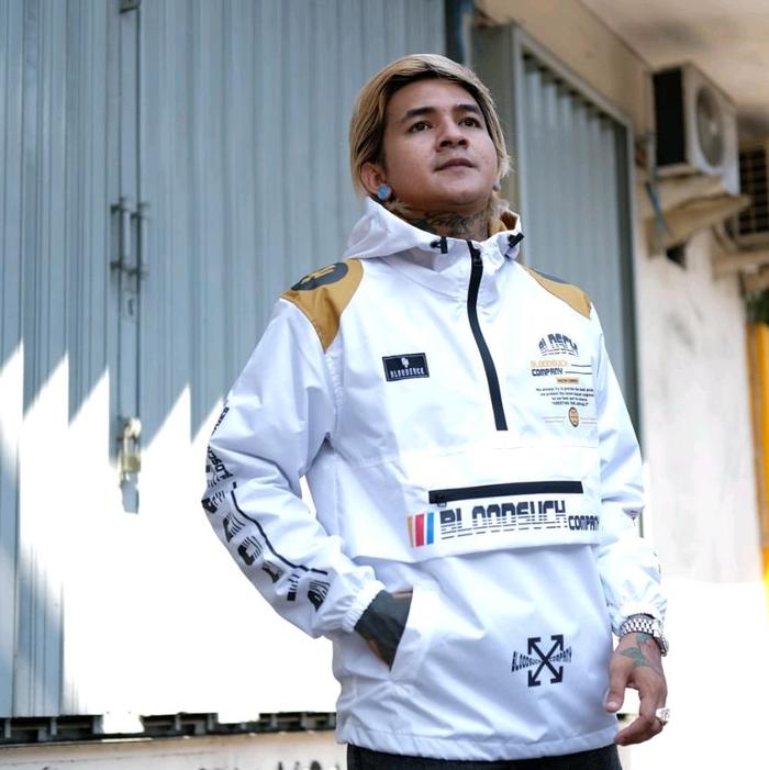 Jaket Cagoule Nascar putih waterproof