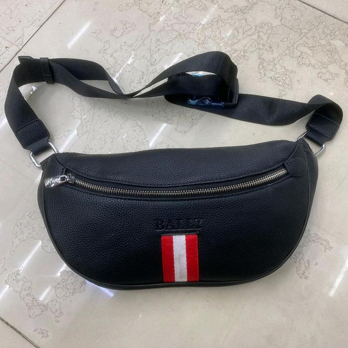 TAS SELEMPANG PRIA KULIT PREMIUM UK 35x17CM / WAISTBAG GARIS MERAH PUTIH BY BALLY