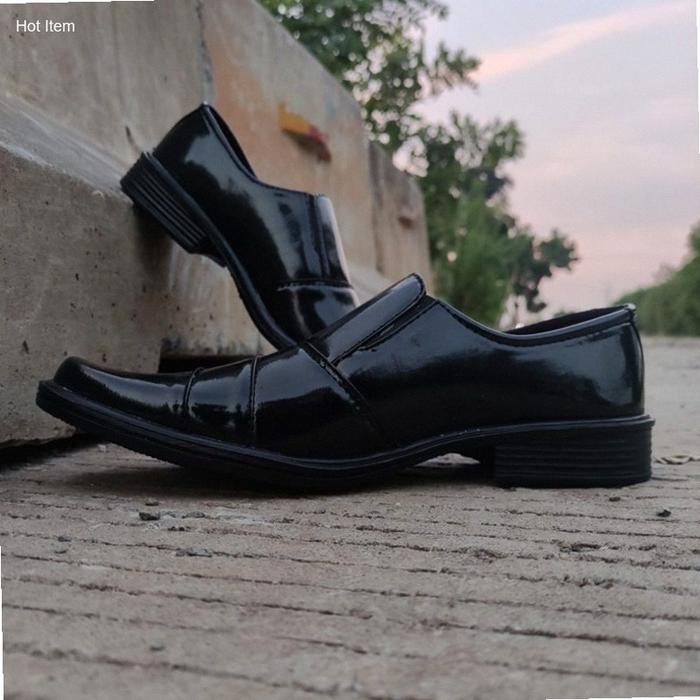 Sepatu Pantofel Pria Kerja Formal Warna Hitam Mengkilap Sol Antiselip Size 39-47 | Hot Item