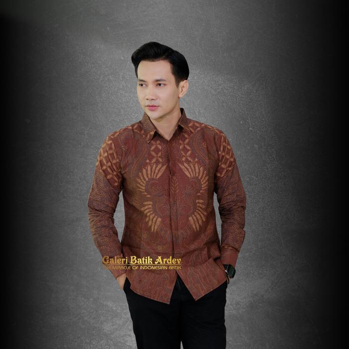 Galeri Batik Ardev - Couple Sarimbit Rok & Kemeja Slim Fit Warna Teracota Bahan Katun Motif Abhinaya