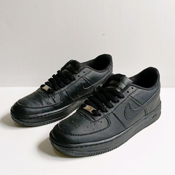Sepatu Sneakers AF1 Full Black