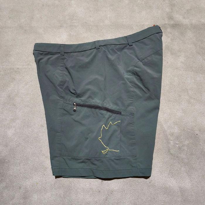 Celana pendek wanita outdoor hiking gunung lafuma bekas