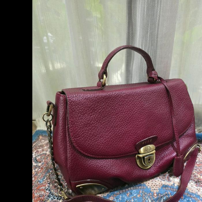 ELLE Tas Fashion Original Kulit Sapi Warna Maroon dengan Desain Elegan dan Tali Bahu yang Nyaman