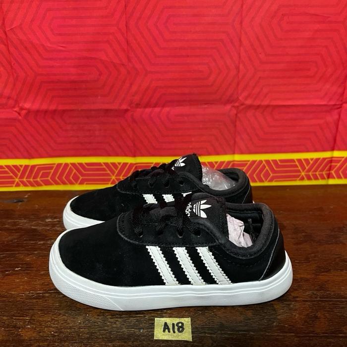 Sepatu anak second ori adidas adiease size 26