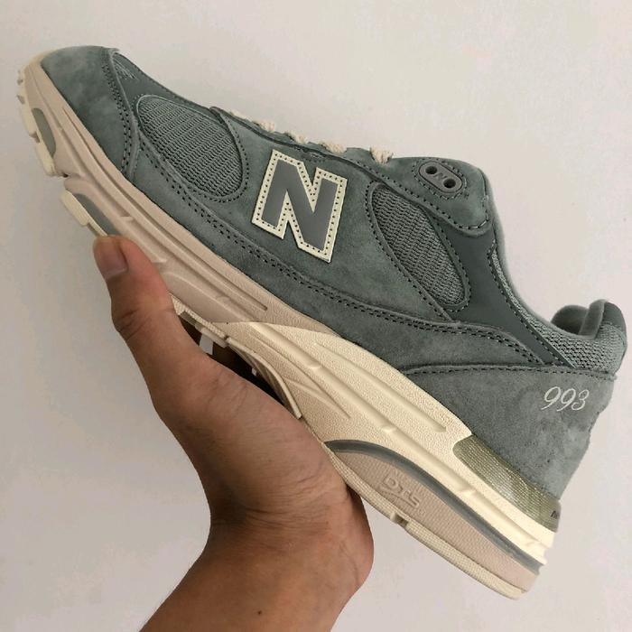 sepatu NB993 x kithpistachio