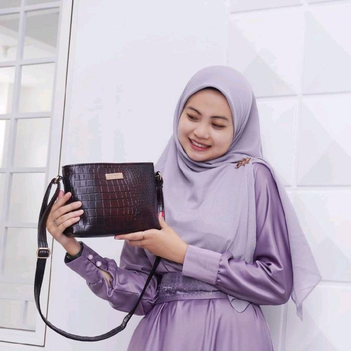 Quinta Tas Slempang Nazila Slingbag