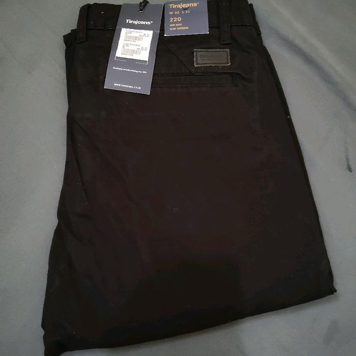 Tirajeans celana pria chinos