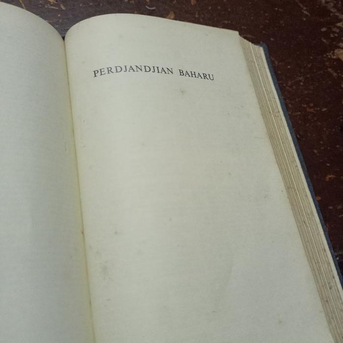 Alkitab ( Wasiat Jang Lama -&  Perdjandjian Baharu ) 1963 Tbk