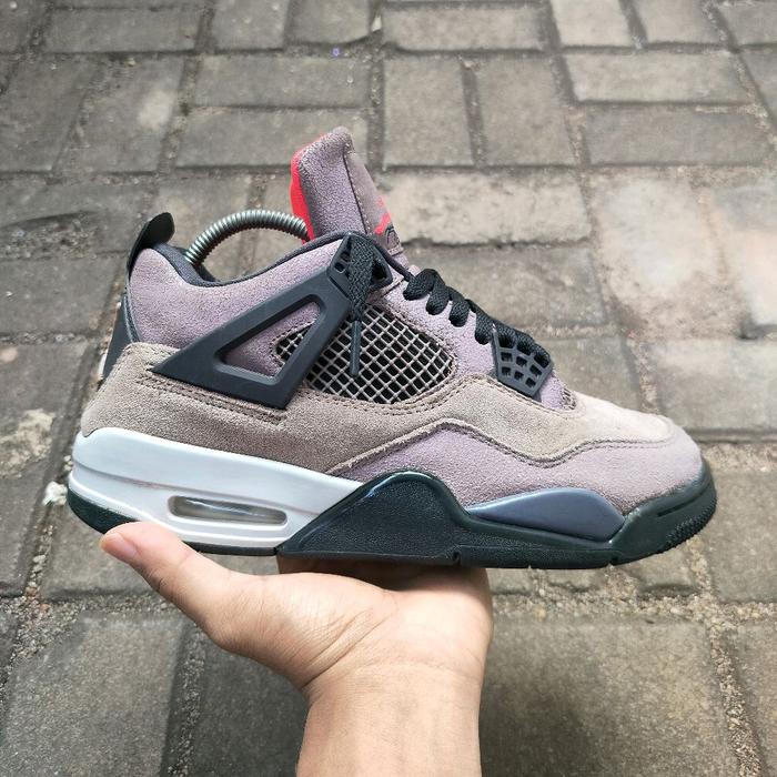 sepatu basket jordan retro 4