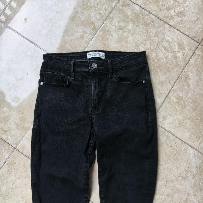 Abercrombie & Fitch Celana Panjang Jeans Denim Hitam