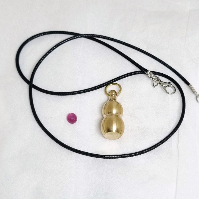 Kalung mus tik4 batu ruby / kalung batu permata ruby mini liontin labu kuningan