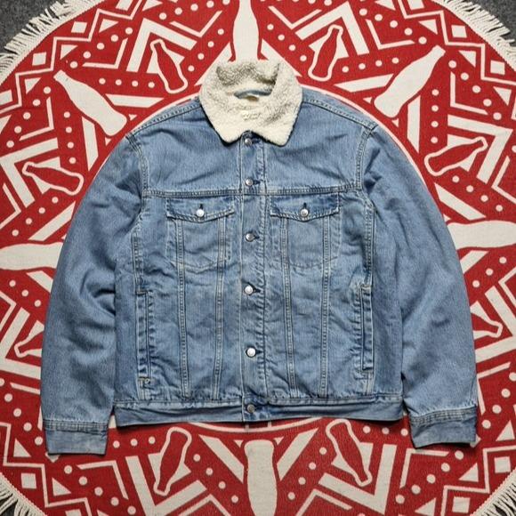 H&M denim jacket sherpa trucker type 3