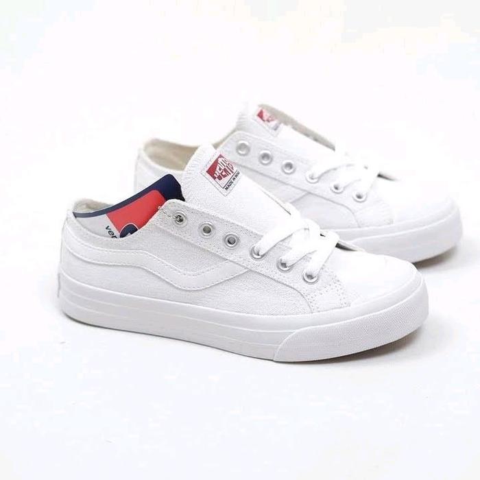 sepatu putih cowok sepatu sneakers pria wanita sepatu vantela sepatu vantella Casual Shoes Premium