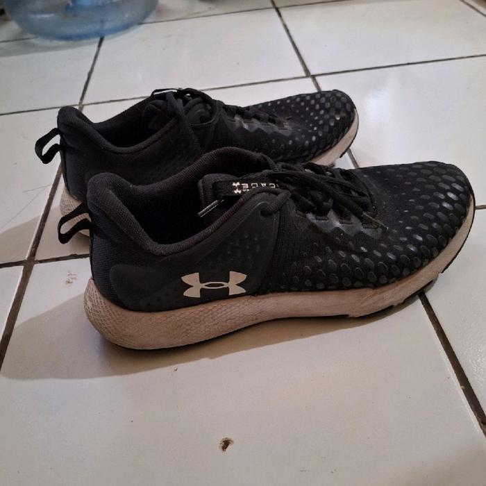 UA Under Armour Charged Engaged 2