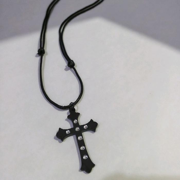 KALUNG SALIB HITAM PERMATA AESTHETIC