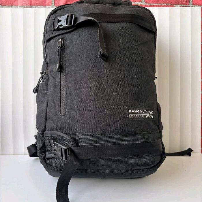 Tas Ransel Kangol brand Second 1mp0rt  Tas Ransel Hitam dengan Desain Minimalis dan Fungsi Multifung