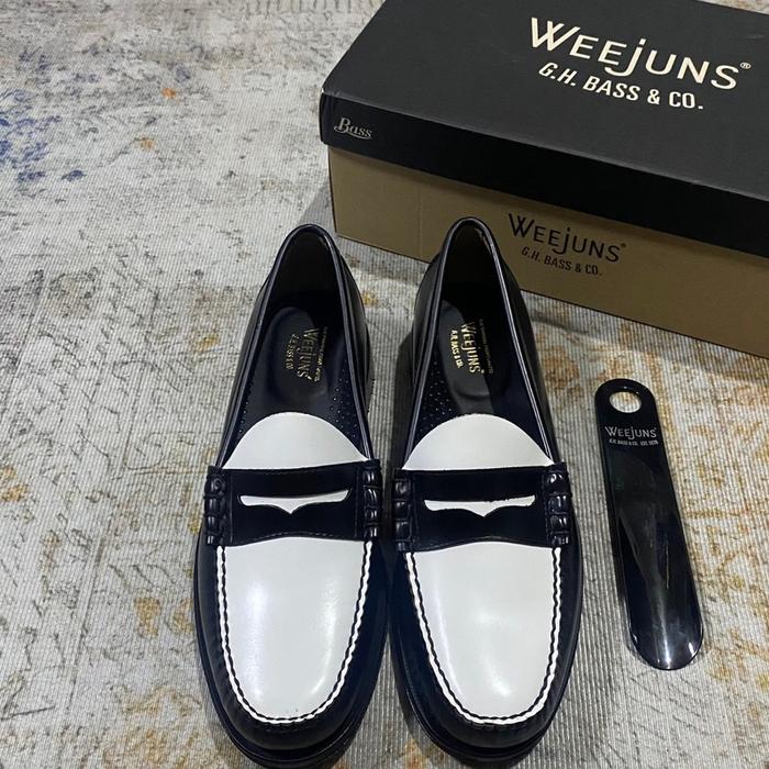 G.H. BASS WEEJUNS LARSON PENNY LOAFERS - BLACK/WHITE