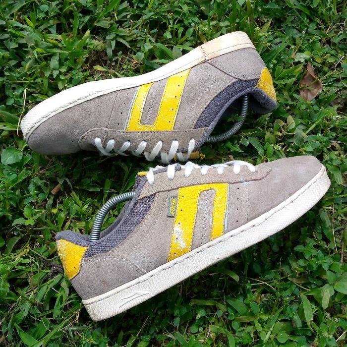 Sepatu Lakai x Biebel Collabs