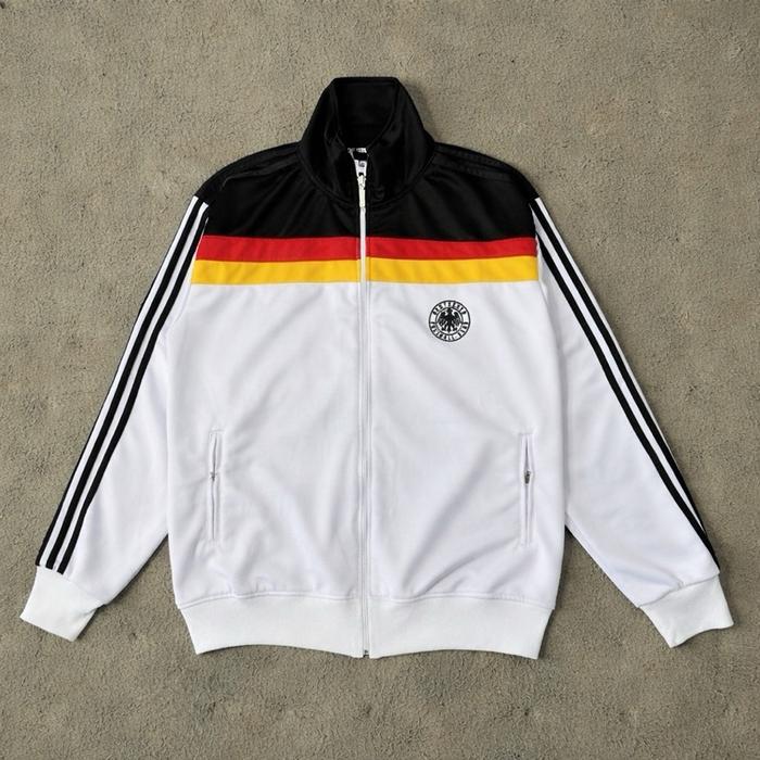 Jaket Tracktop Pria German dengan Desain Warna Putih Hitam dan Merah Kuning