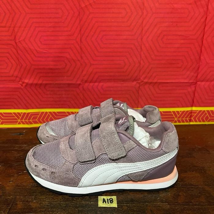 Sepatu anak second ori puma vista V size 33