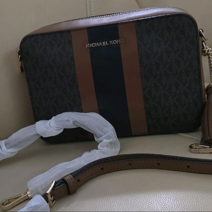 tas MK AUTHENTIC - MK JET SET MEDIUM CAMERA BAG