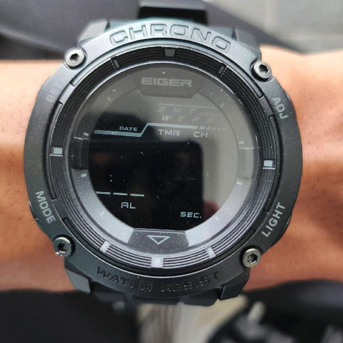 jam tangan eiger cowok keren,tahan air hingga kedalam 100 m