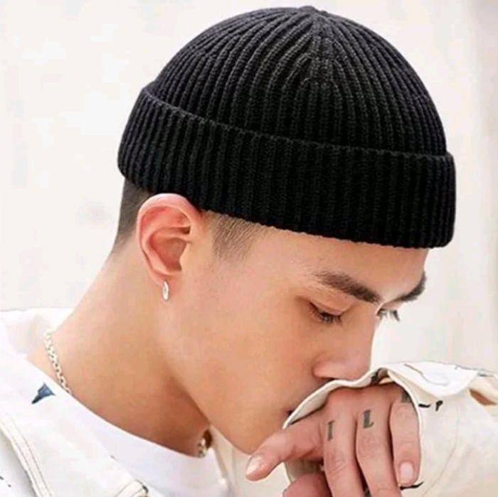 Trend Topi Kupluk Polos Pria Wanita dengan Pilihan Ny Kupluk Rajut Polos Cocok untuk Dipakai di Kala