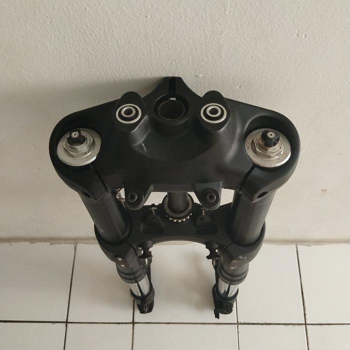 USD UPSIDE DOWN LIMBAH MOGE DUCATI DIAVEL MARZOCCHI FORK AS HITAM